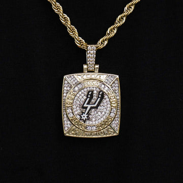 San Antonio Spurs Championship Pendant - Yellow Gold