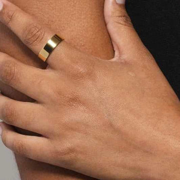 Anillo plano de oro macizo de 14k