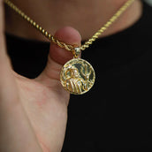 Colgante de Moneda de Neptuno de Oro Macizo de 14k