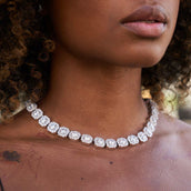 Collar de tenis con racimos de oro blanco - 12 mm