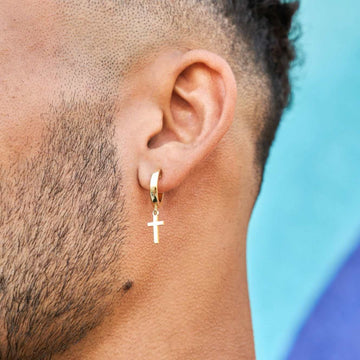 Aretes de aro redondos con cruz pulida en oro amarillo
