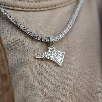 Colgante oficial NFL con micro logotipo de los New England Patriots - Oro blanco