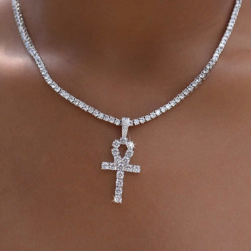 Colgante Cruz Ankh Helada en Oro Blanco