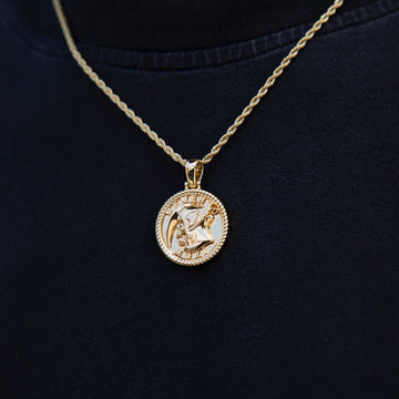 Colgante de moneda Memento Mori de oro macizo