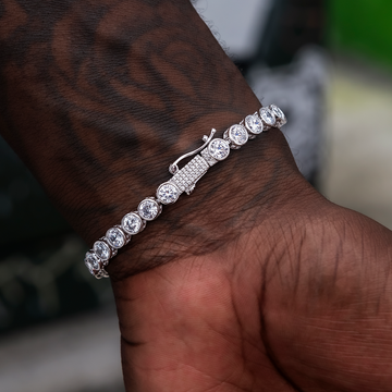What Should I Consider When Buying a Gold Bracelet Online?