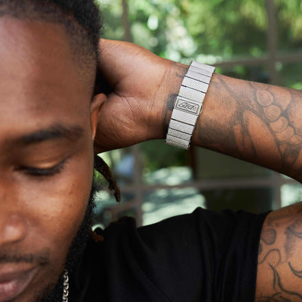 Rock Your Watch Game - Choosing Metal vs Rubber Strap Watches