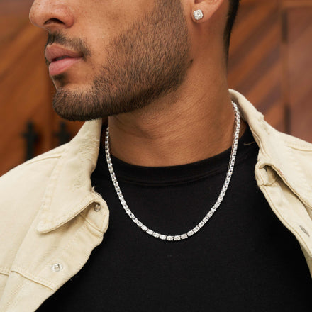 Iced Out Chains vs. Non-Iced - Choosing the Best Chain for Your Fit