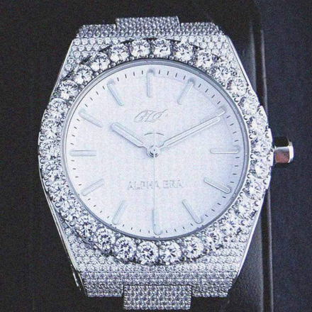 Features to Look for When Buying Men's Iced Out Watches