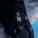 New York Yankees Iced Shoelace Charm - White Gold