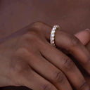 Anillo de banda de diamantes de una sola capa de 4 mm de oro macizo de 14 quilates-diamantes VS