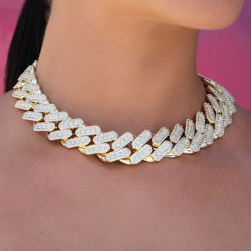 Cadena Cubana de Eslabones Apretados de Baguettes de Diamantes en Oro Amarillo - 19 mm