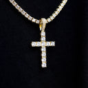 Cruz de diamante en oro amarillo