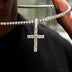Colgante de cruz con diamantes en oro blanco