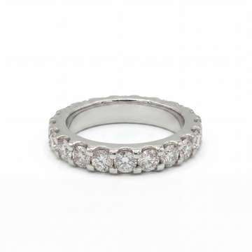 Anillo de eternidad de una sola fila con diamante de laboratorio en oro blanco sólido
