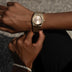 Bisel Estriado Alpha Era® de 42 mm en Oro Amarillo