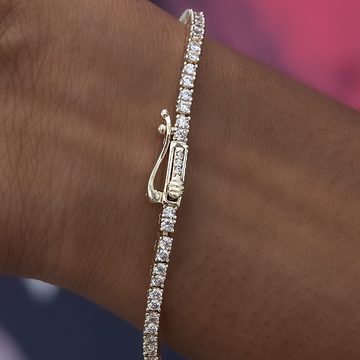 Round Cut Tennis Bracelet in Yellow Gold- 2mm