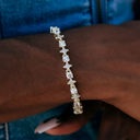 Round Stone Star Tennis Bracelet in Yellow Gold