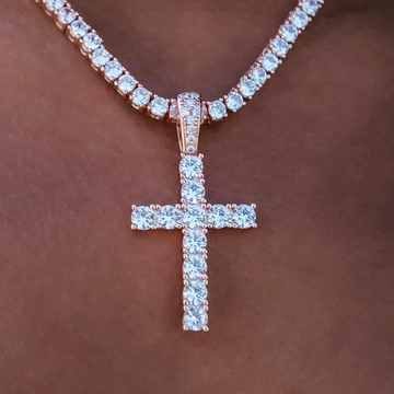 Cruz de diamante en oro rosa