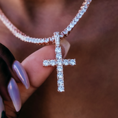 Cruz de diamante en oro rosa