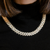 Collar Cubano con Engaste de Baguette en Oro Amarillo - 12mm
