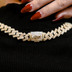 Collar Cubano con Engaste de Baguette en Oro Amarillo - 12mm