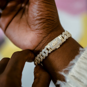 Pulsera de Eslabones de Punta de Diamante en Oro Amarillo - 12mm