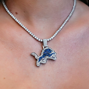 Sterling Silver Detroit Lions 1/2in Pendant
