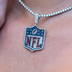 Colgante con el logo de la NFL helado