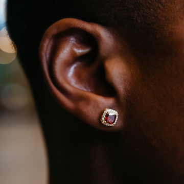 Pendientes Ruby con corte cojín en oro amarillo