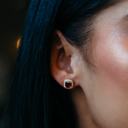 Pendientes de corte cojín con rubí