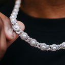 Cadena cubana de halo helado de 10 mm con perlas en oro blanco