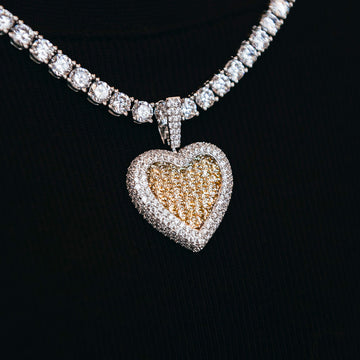 Colgante de corazón con diamantes baguette color canario
