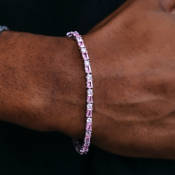 Pulsera de tenis de oro rosa con diamantes en forma de baguette