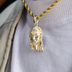 Colgante de Jesús con Retrato y Corona de Diamantes