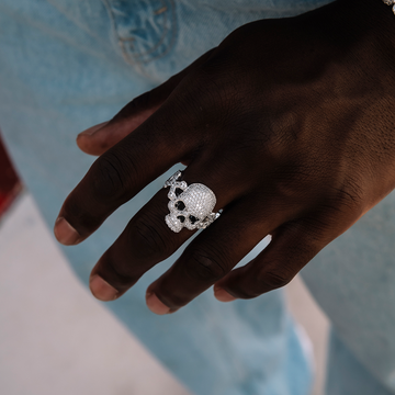 Anillo Pave Skull en Vermeil de Oro Blanco