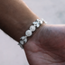 Pulsera de flores con diamantes