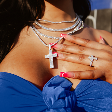 Anillo Cruz Gótica de Baguette de Diamantes en Vermeil de Oro Blanco