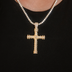 Dije de cruz con cuerda de diamantes en oro amarillo