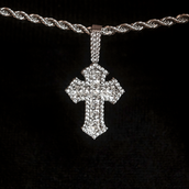 Colgante Cruz Gótica de Diamantes