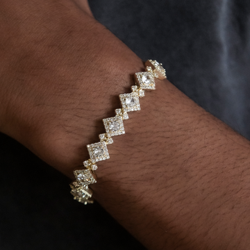 Cloister Link Bracelet in Yellow Gold