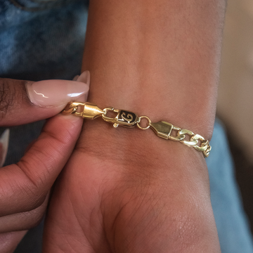 Pulsera Fígaro de oro amarillo - 6 mm