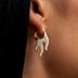 Pendientes de aro de diamantes en forma de llama