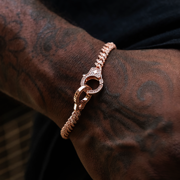 Pulsera cubana de eslabones con diamantes y esposas heladas en oro rosa