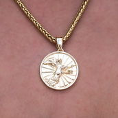 Colgante de moneda Nike Crowning