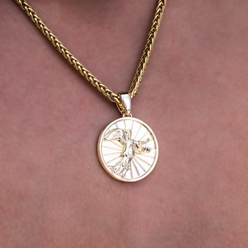 Colgante de moneda Nike Crowning