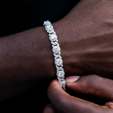 Pulsera cubana con eslabones y diamantes engastados