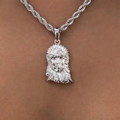 Colgante con retrato de Jesús de Diamond Crown en oro blanco