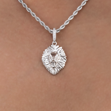 Mini Lion Pendant in White Gold