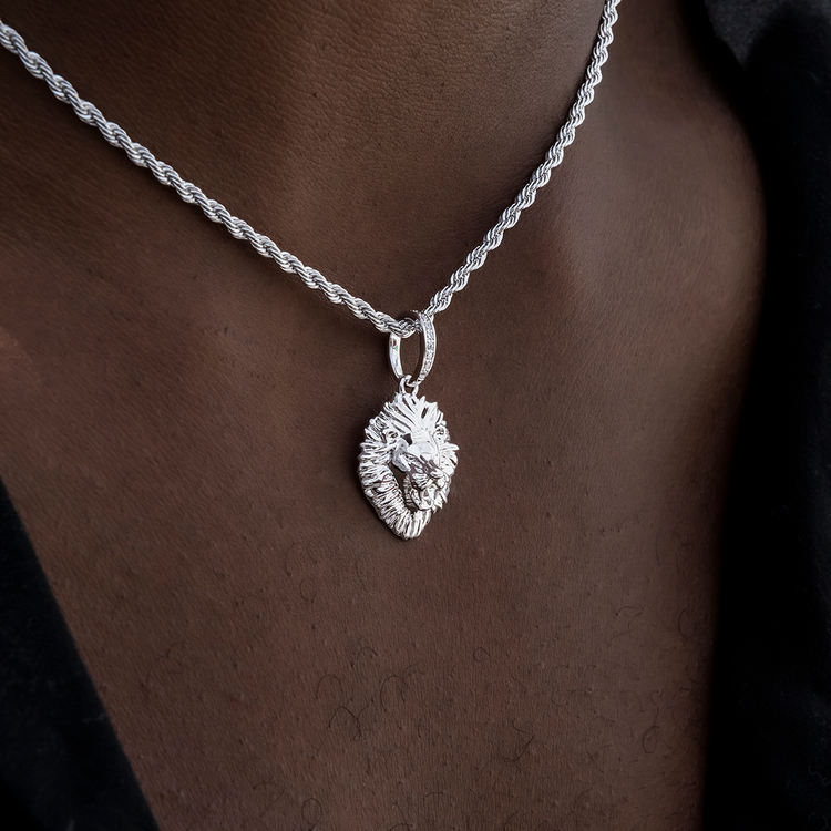 Mini Lion Pendant in White Gold