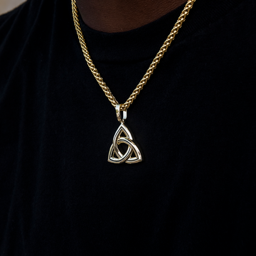 Trinity Knot Pendant in Yellow Gold